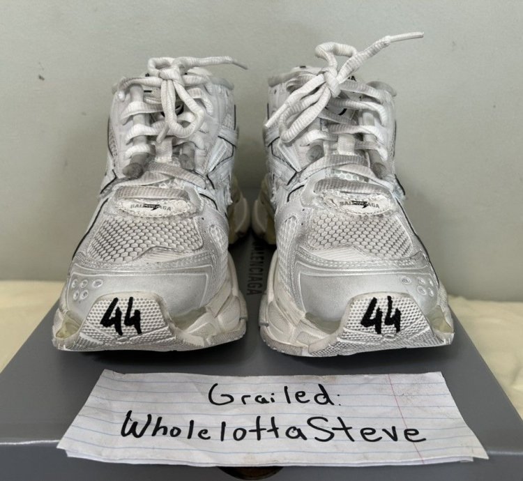 Last Drop Balenciaga Runner White Size 44 Brand New