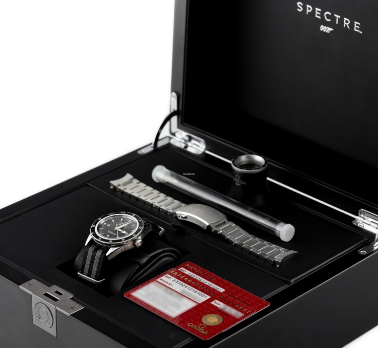 Omega Seamaster 300 Spectre Limited Edition Ref 233 32 41 21 01 001 Full Set Bracelet