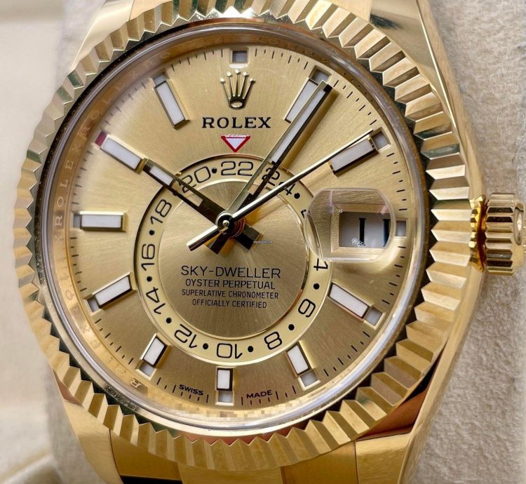 Rolex Sky-dweller 326238 Yellow Gold Champagne Dial Oysterflex Unworn 2023