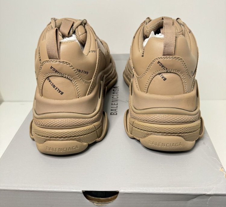 New Balenciaga Men Size 40 Triple Allover Logo Sneaker