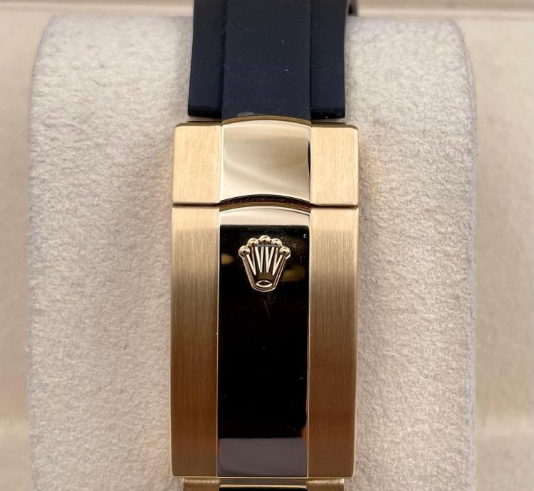 Rolex Sky-dweller 326238 Yellow Gold White Dial Oysterflex Unworn 2023