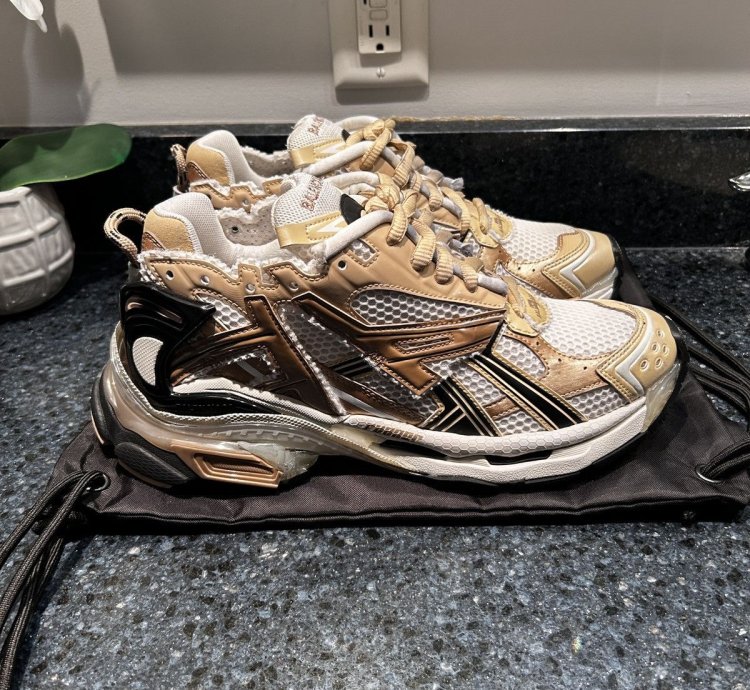 New Balenciaga Runner Track Tan White Size 42 9us