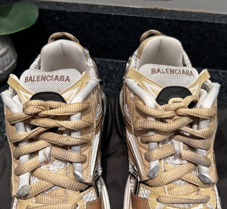 New Balenciaga Runner Track Tan White Size 42 9us