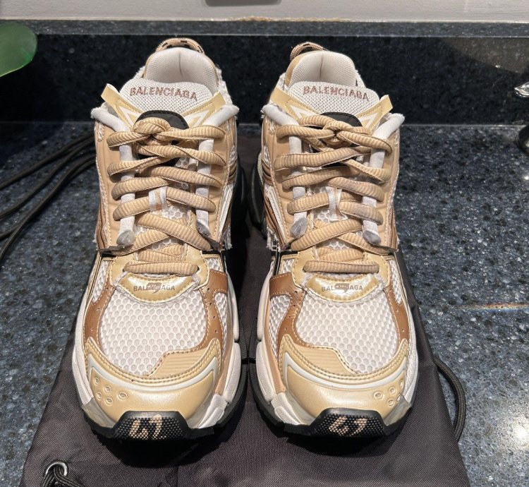 New Balenciaga Runner Track Tan White Size 42 9us
