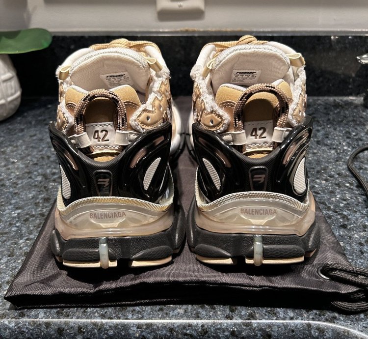 New Balenciaga Runner Track Tan White Size 42 9us
