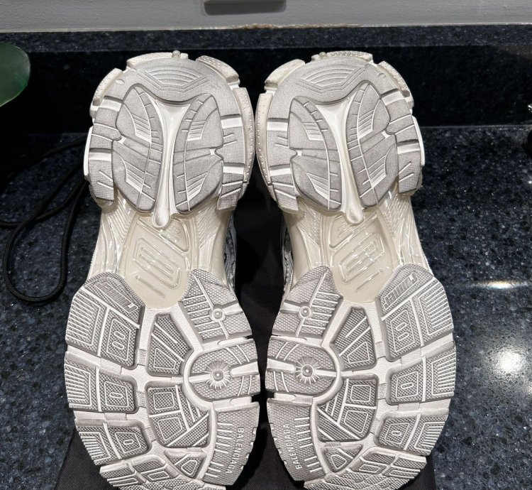 New Balenciaga Runner Track White Size 41 8us
