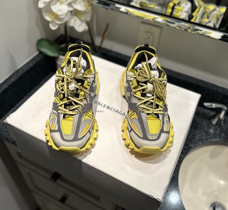 New Balenciaga Track Yellow Grey Size 42 9us With Box