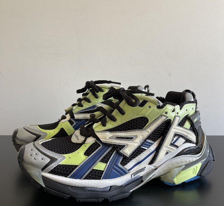 New Og Winter 21 Runner Sneakers 44 Us 11