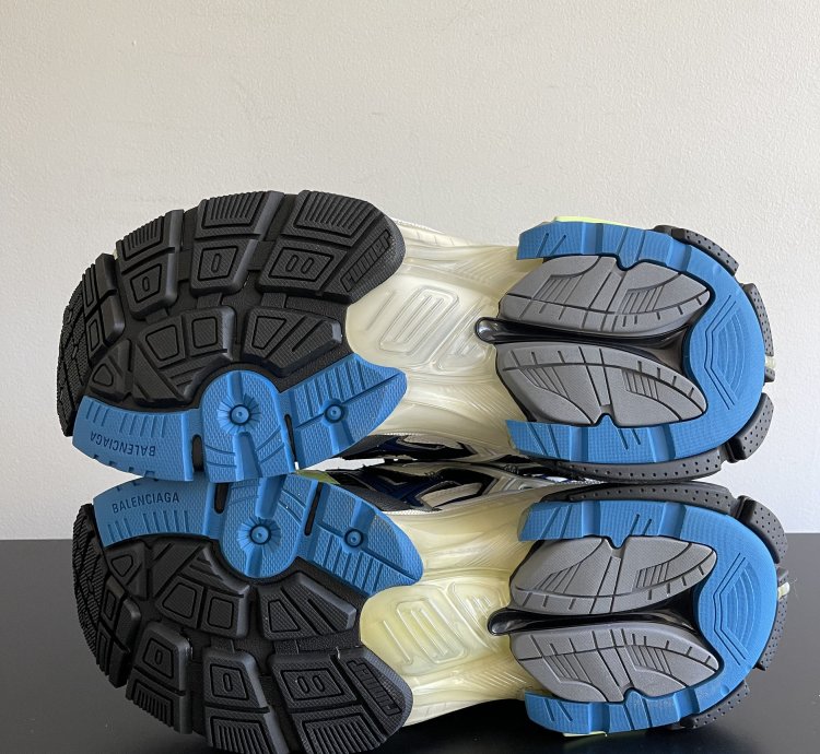 New Og Winter 21 Runner Sneakers 44 Us 11