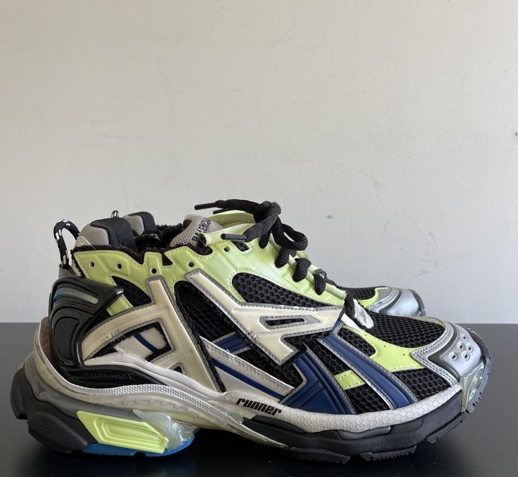 New Og Winter 21 Runner Sneakers 44 Us 11