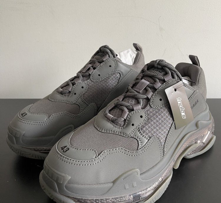 New Triple Sneakers 43 Us 10
