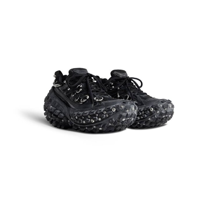 O1la1rc1a0325 Bouncer Screw Sneakers With Piercings In Black