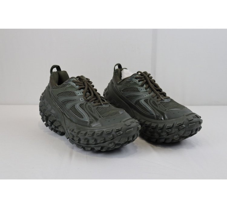 O1rshd1 Monocolor Rubber Mesh Defender Sneakers In Kaki