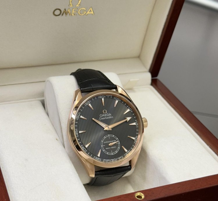 Omega Seamaster Aqua Terra 150m 231 53 49 10 06 001 Manual 18k Rose Gold Weight 141g 49mm Box