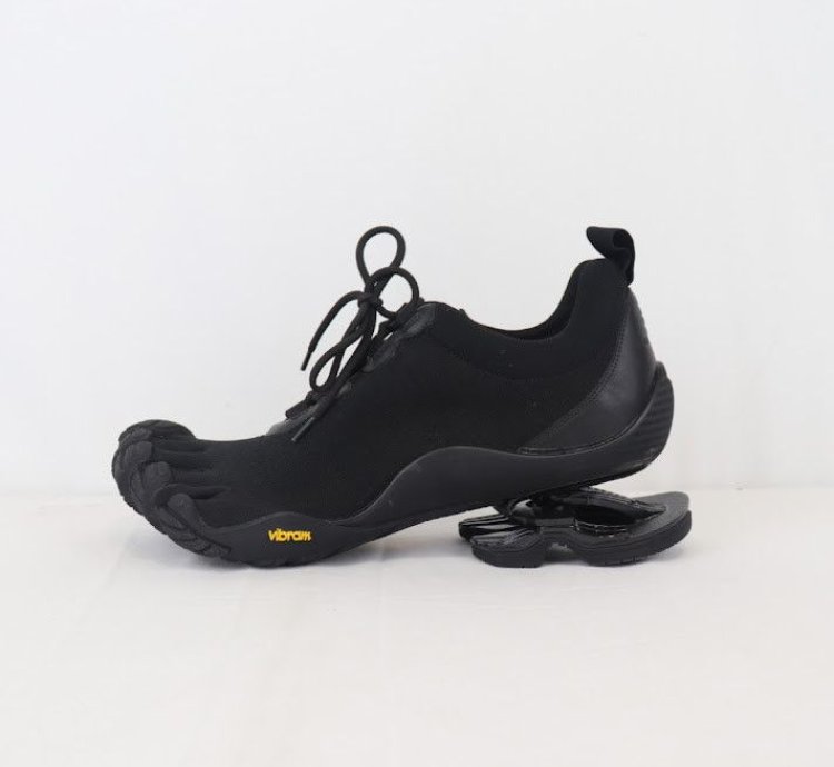 O1rshd1 Toe Low Top Sneakers In Black