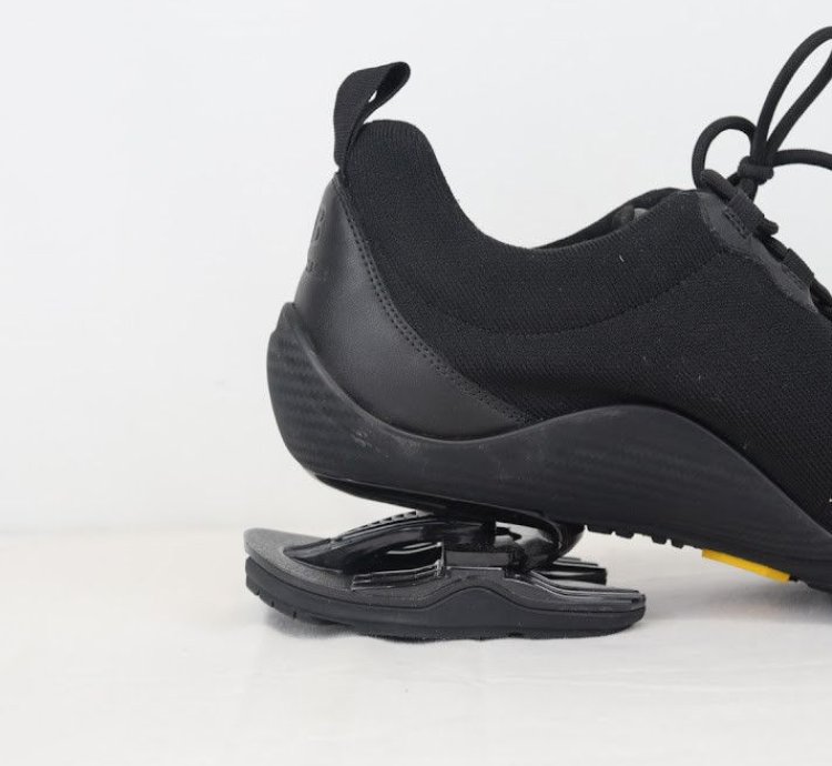 O1rshd1 Toe Low Top Sneakers In Black
