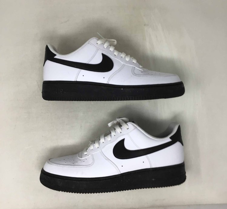 Air Force 1 Low White Black Sole