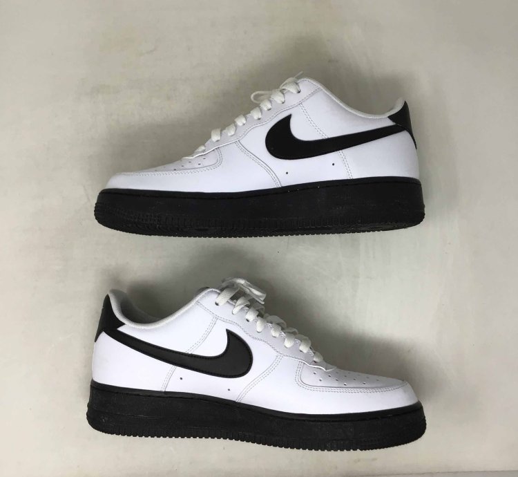 Air Force 1 Low White Black Sole