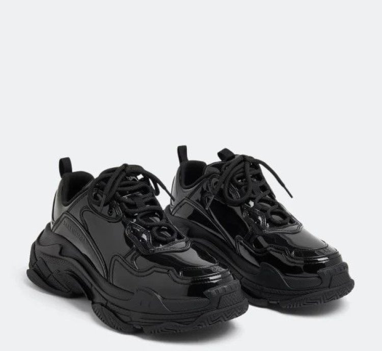 O1s1rm0424 Triple Sneakers In Black