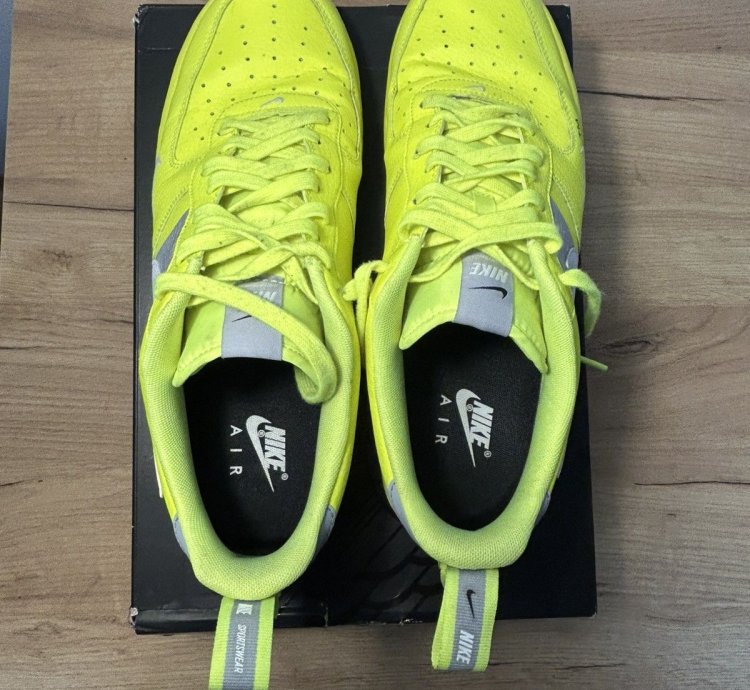 Air Force 1 Lv8 Utility Volt