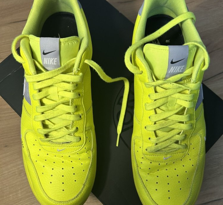 Air Force 1 Lv8 Utility Volt