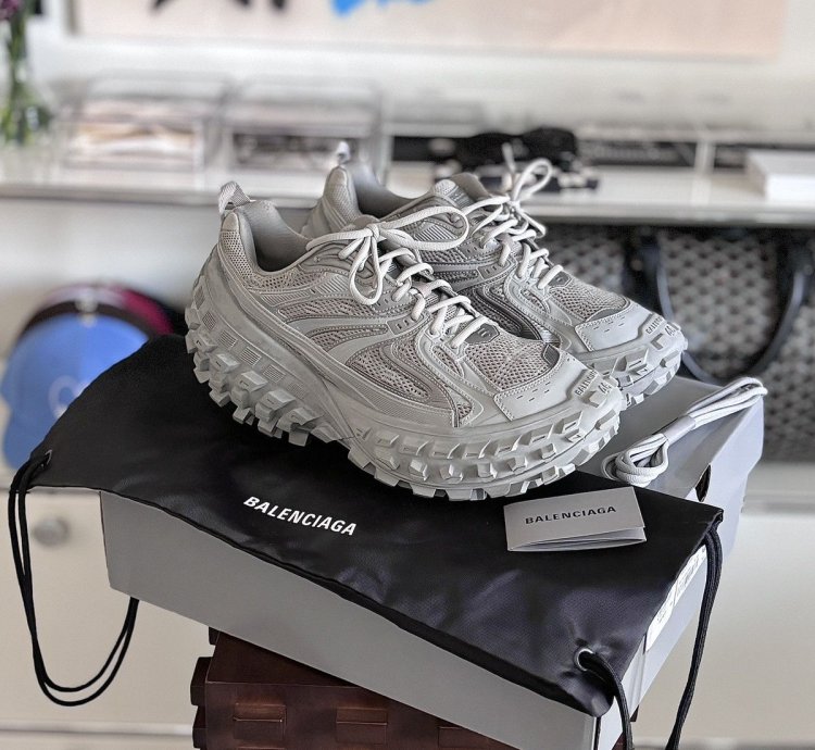 Super Rare - Defender Sneakers 46