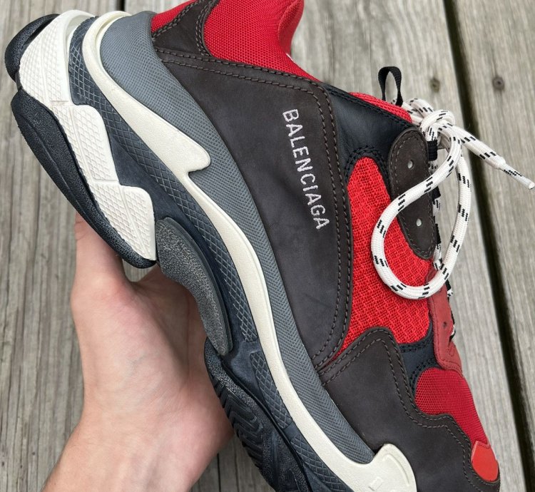 Triple Black Red Distressed
