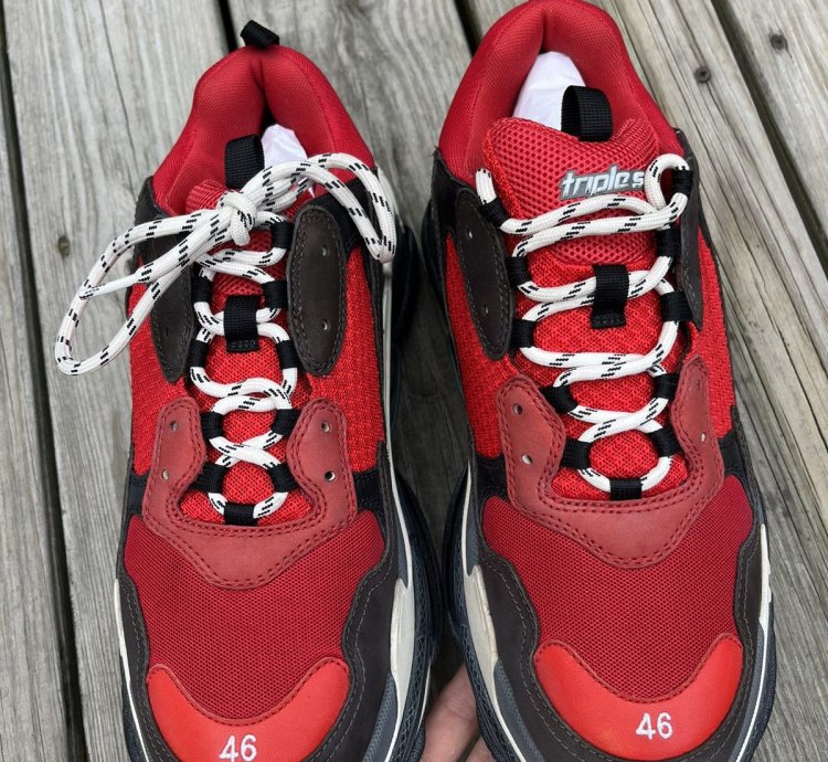 Triple Black Red Distressed