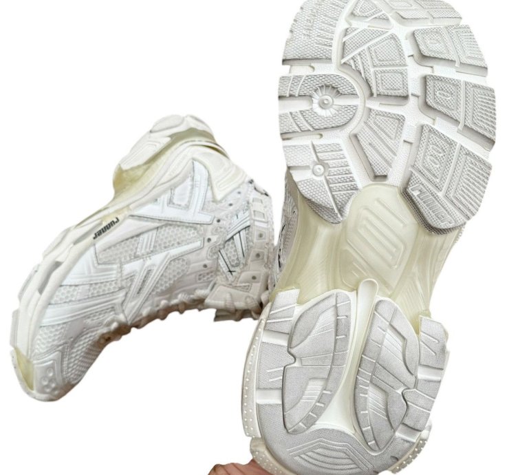 White High Top Mid Runner