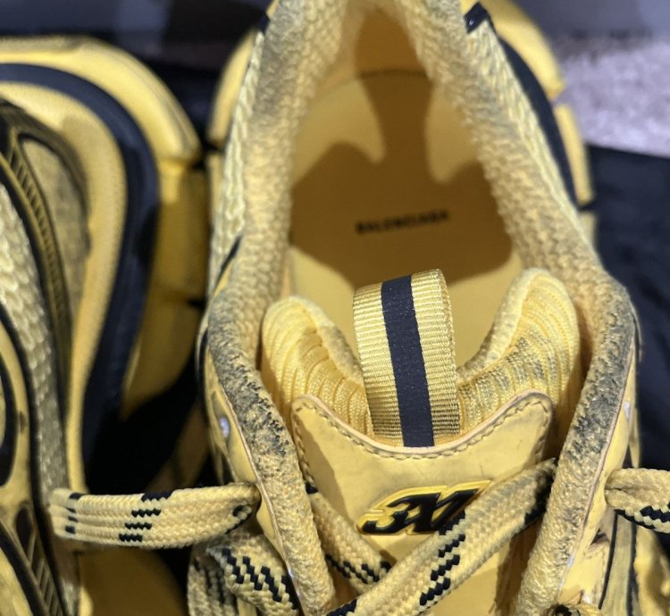 Yellow Balenciaga 3xl