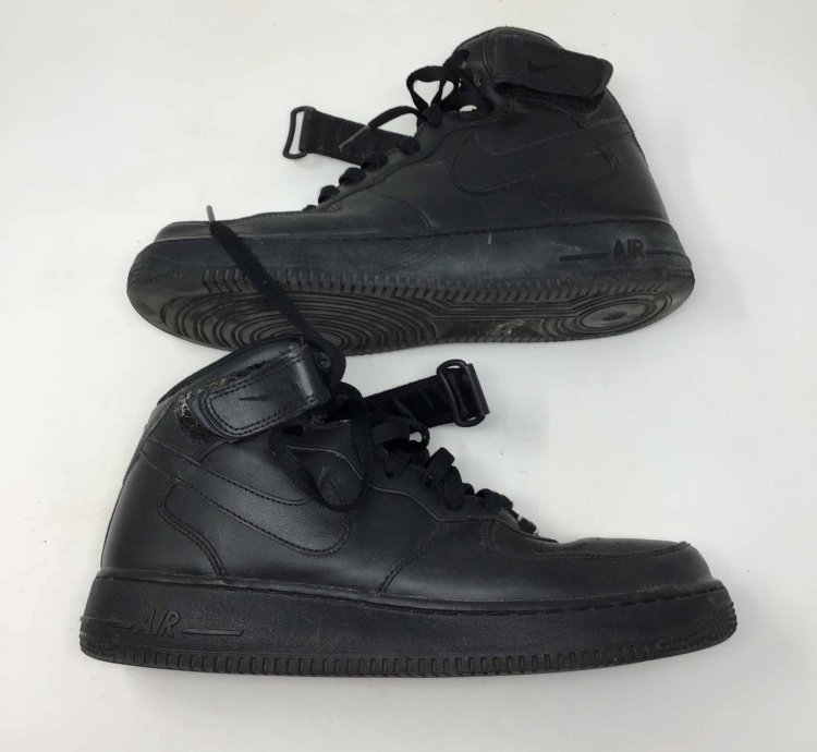 Air Force 1 Mid 07 Triple Black