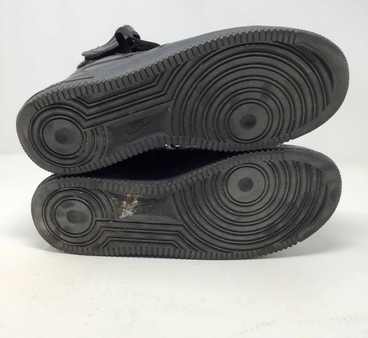 Air Force 1 Mid 07 Triple Black