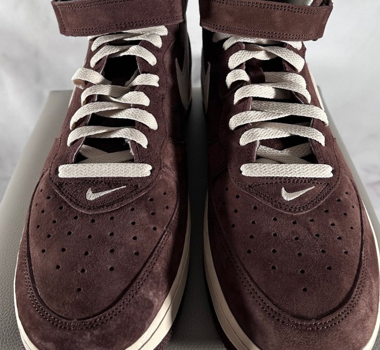 Air Force 1 Mid Qs Chocolate
