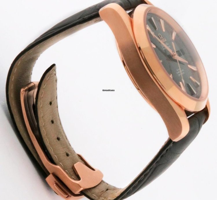 Omega Seamaster Aqua Terra Annual Calendar 18k Red Gold 231 53 43 22 06 003