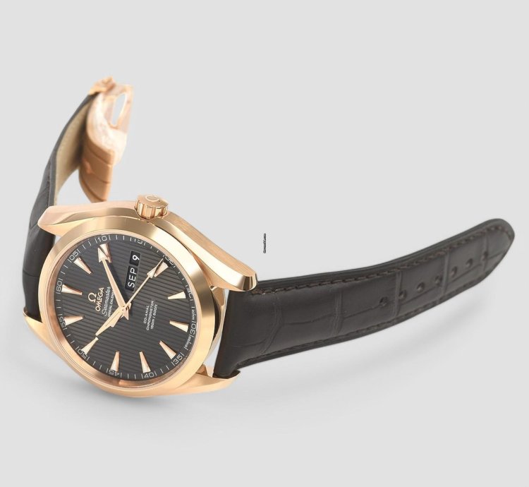 Omega Seamaster Aqua Terra Annual Calendar 18kt Rose Gold Men Watch
