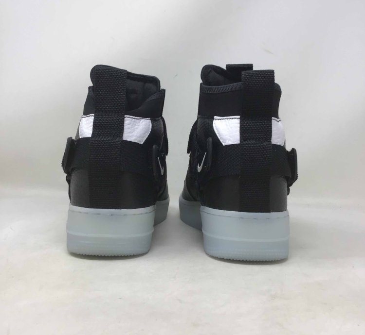 Air Force 1 Mid Utility Black Half Blue