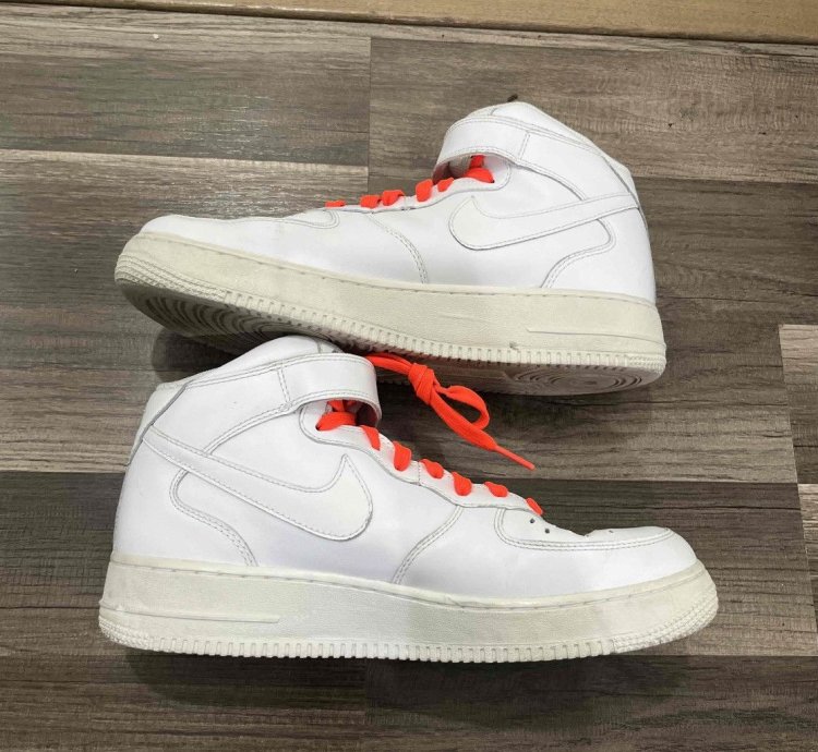 Air Force 1 Mid White Size 9