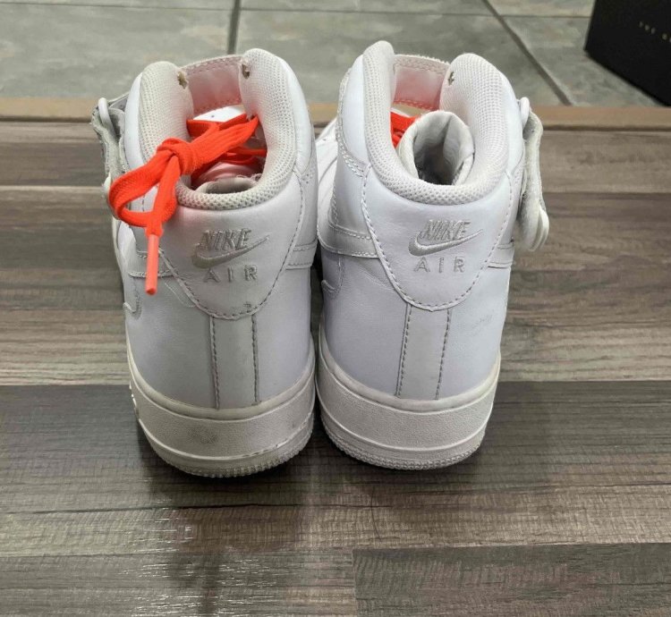 Air Force 1 Mid White Size 9