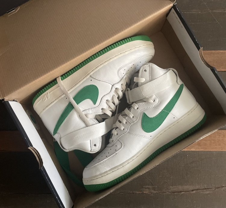 Air Force 1 Retro High Qs Lucky Green 2016 Size 8