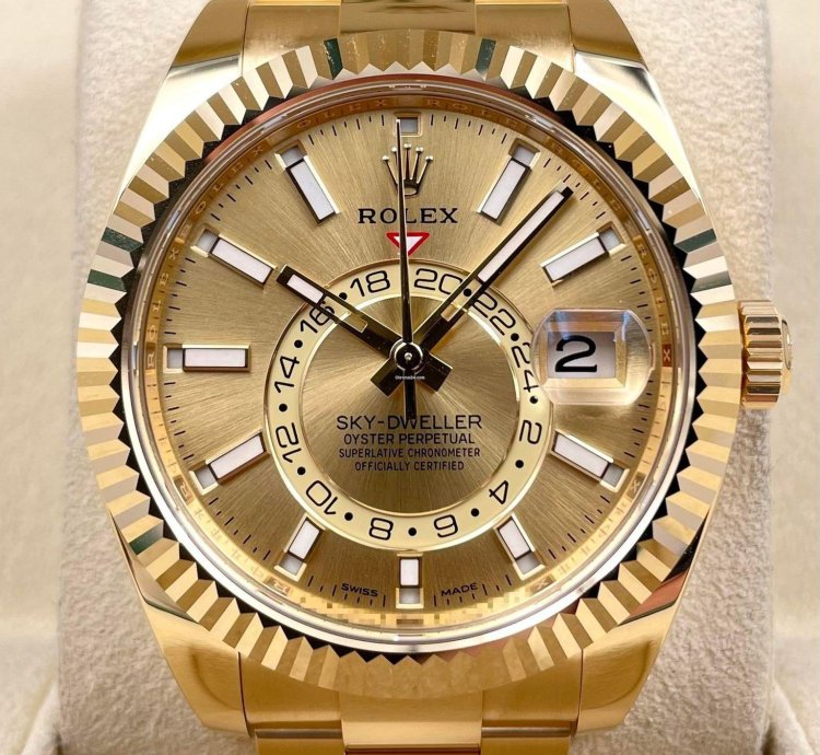Rolex Sky-dweller 326938 Yellow Gold Champagne Dial Unworn 2023