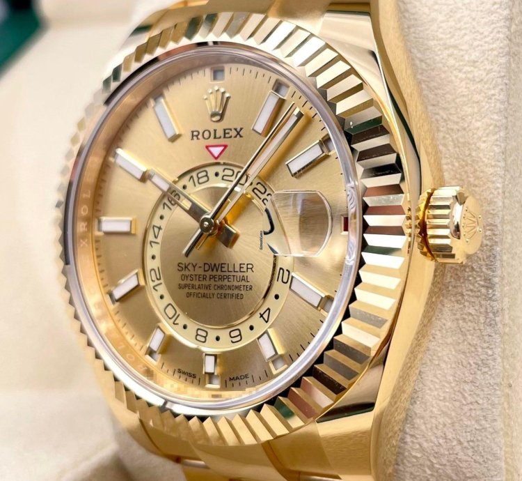 Rolex Sky-dweller 326938 Yellow Gold Champagne Dial Unworn 2023