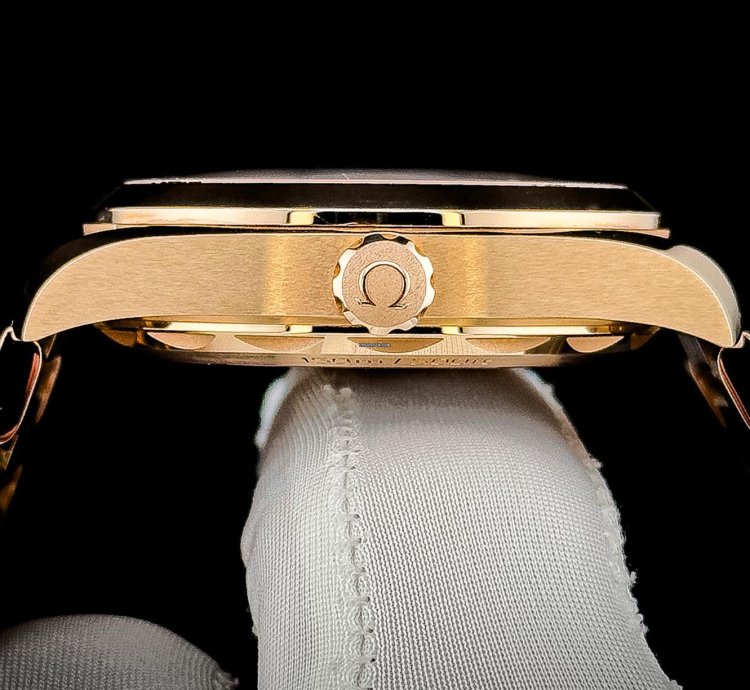 Omega Seamaster Aqua Terra Co-axial Master Chronometer Rose Gold