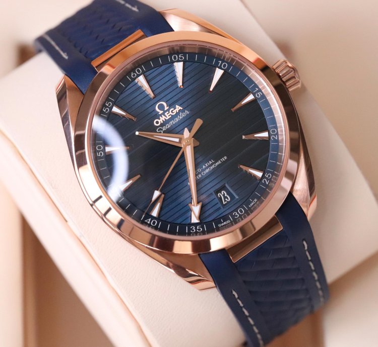 Omega Seamaster Aqua Terra Master 41mm Chronometer Sedna Rose Gold Blue Dial 220 52 41 21 03 001