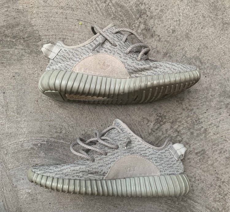 Yeezy Boost 350 Moonrock