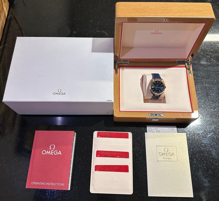 Omega Seamaster Aqua Terra Master Chronometer 2022 Omega Aqua Terra Sedna Gold Full Set Caseback Sticker