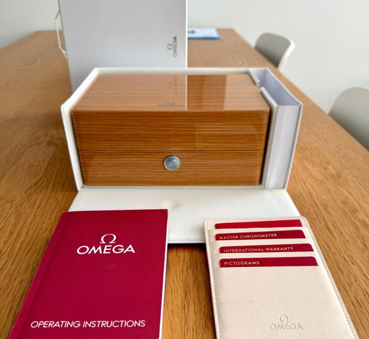 Omega Seamaster Aqua Terra Master Chronometer Rose Golden Omega Seamaster Aqua Terra Master Chronometer