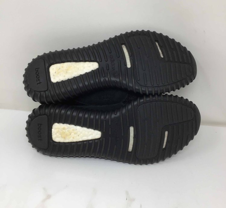 Yeezy Boost 350 Pirate Black 2015
