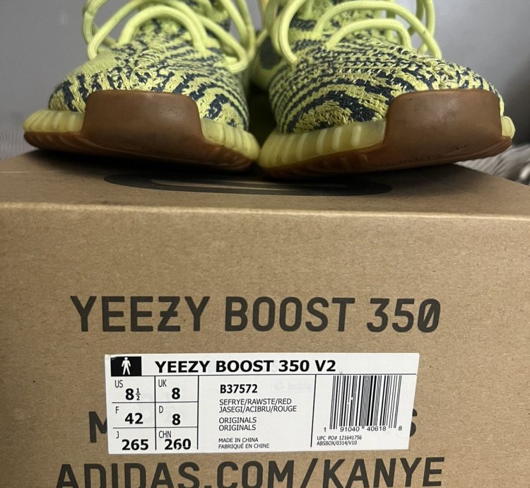 Yeezy Boost 350 V2