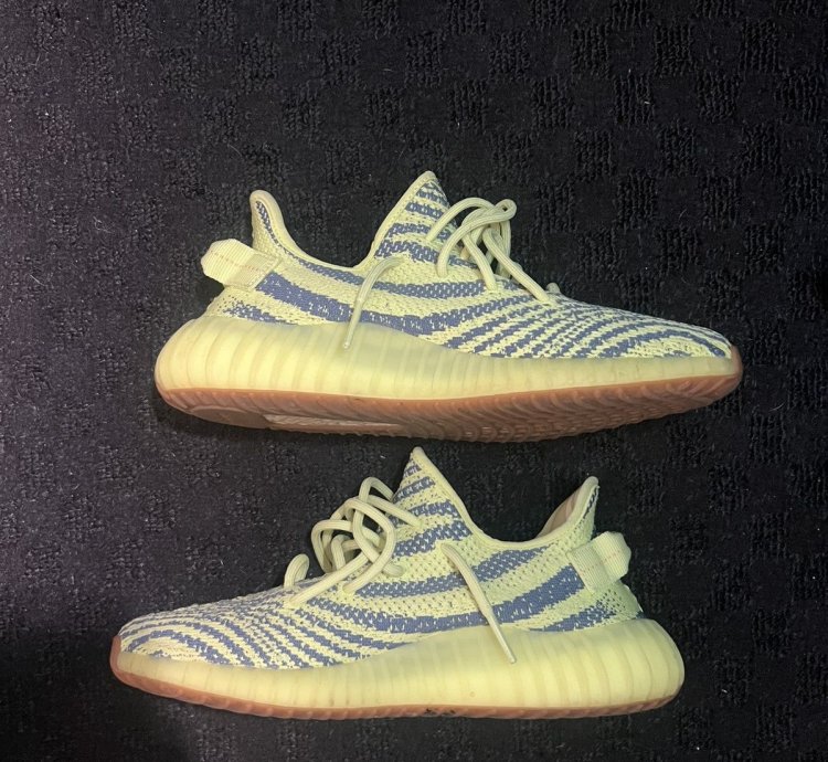 Yeezy Boost 350 V2
