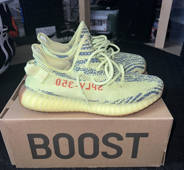 Yeezy Boost 350 V2